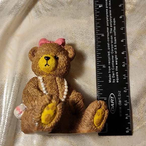 1995 BC Bronson Collectibles| Glamour Bear wearing pearls, pink bow, and purse. - Picture 6 of 6
